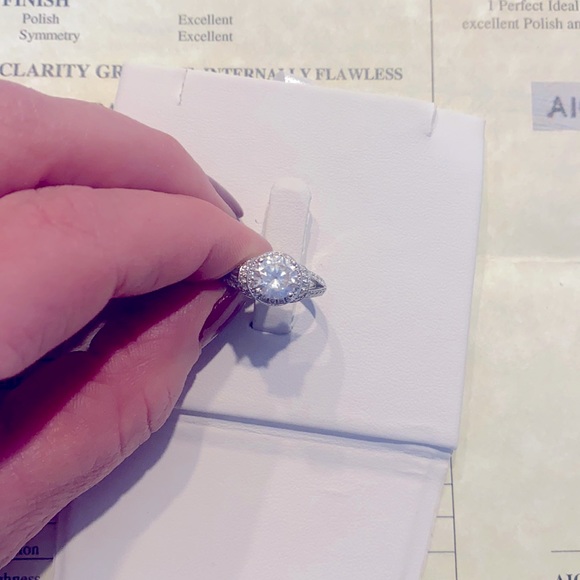 Diamond Nexus Labs stone with Diamond and white gold setting - Picture 1 of 9